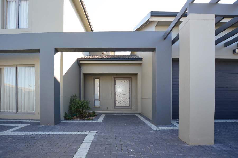 4 Bedroom Property for Sale in Parklands North Western Cape